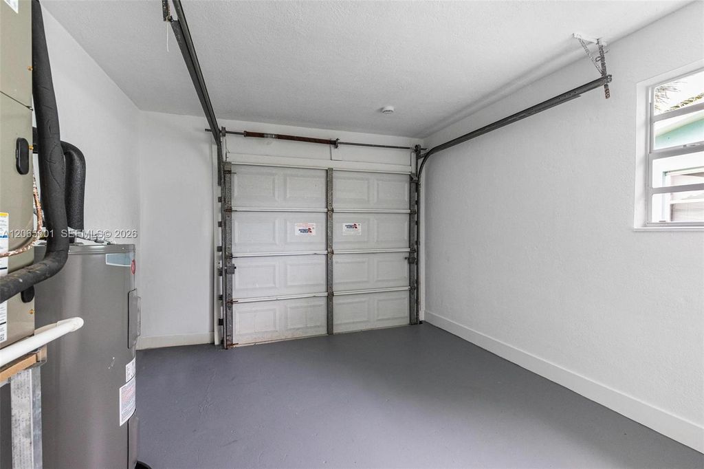Image 19 of property listing at 5937 NW 16th Ct, Sunrise, FL 33313