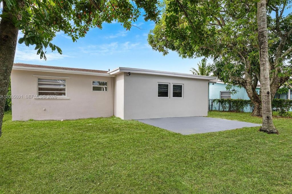 Image 23 of property listing at 5937 NW 16th Ct, Sunrise, FL 33313
