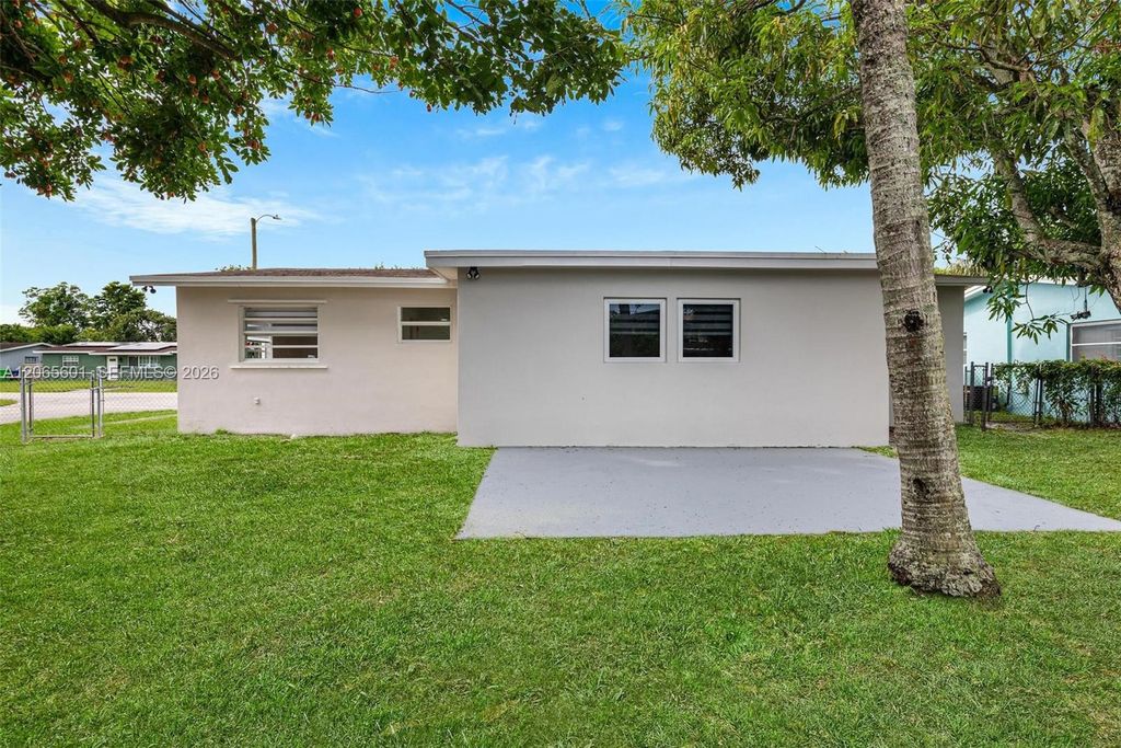 Image 24 of property listing at 5937 NW 16th Ct, Sunrise, FL 33313