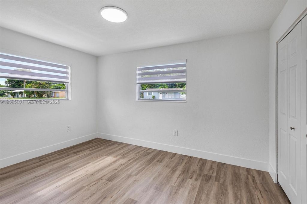 Image 9 of property listing at 5937 NW 16th Ct, Sunrise, FL 33313