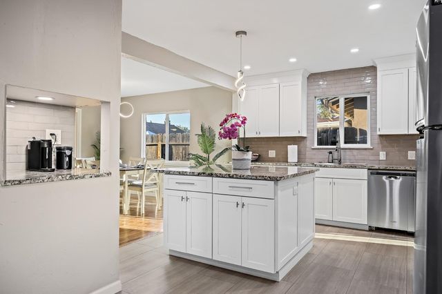 174 Warrington Ave, Oakdale, CA 95361