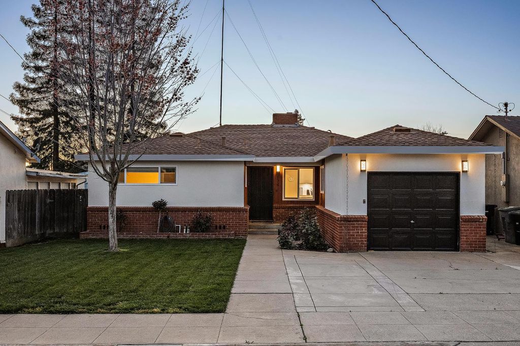 174 Warrington Ave, Oakdale, CA 95361