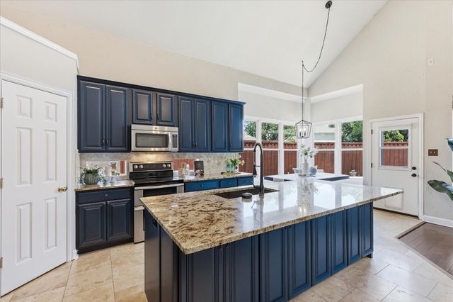 8408 Kobelco Drive, Plano, TX 75024