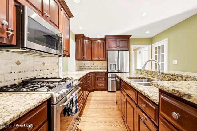 2318 Thornhill Rd, Louisville, KY 40222