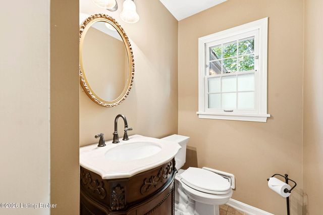2318 Thornhill Rd, Louisville, KY 40222