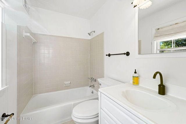 2318 Thornhill Rd, Louisville, KY 40222