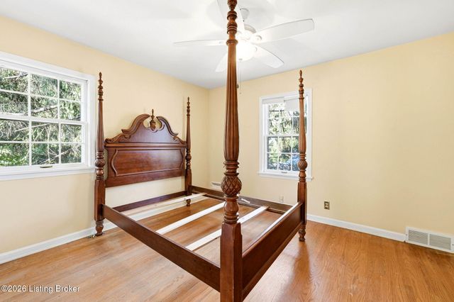 2318 Thornhill Rd, Louisville, KY 40222