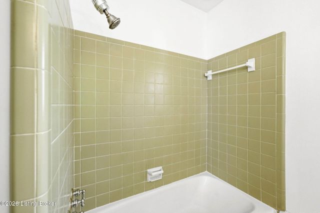 2318 Thornhill Rd, Louisville, KY 40222