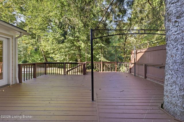 2318 Thornhill Rd, Louisville, KY 40222
