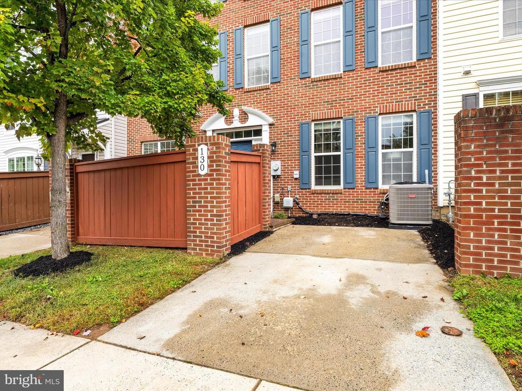 130 MOUNTAIN CREEK CIR, Frederick, MD 21702