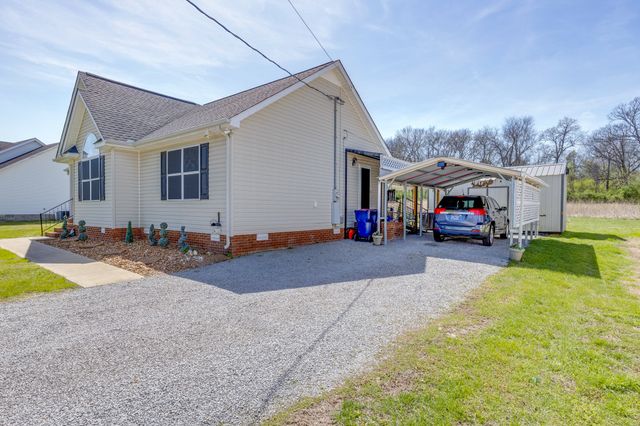 310 Daytona Dr, Cornersville, TN 37047
