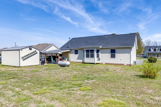 310 Daytona Dr, Cornersville, TN 37047