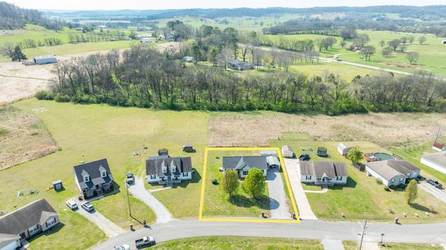 310 Daytona Dr, Cornersville, TN 37047