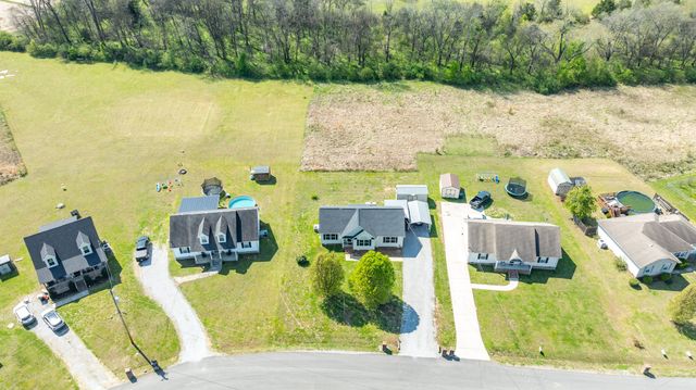 310 Daytona Dr, Cornersville, TN 37047