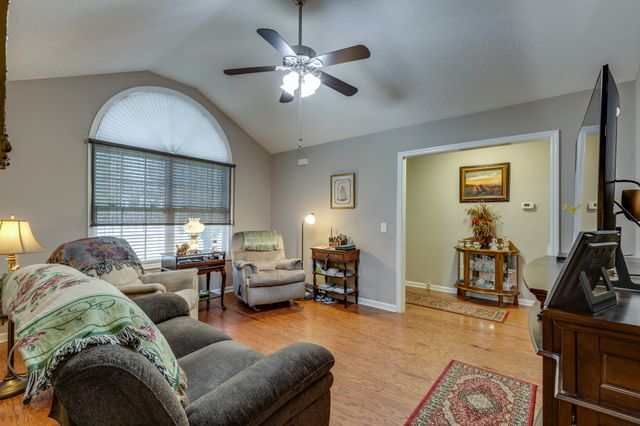 310 Daytona Dr, Cornersville, TN 37047