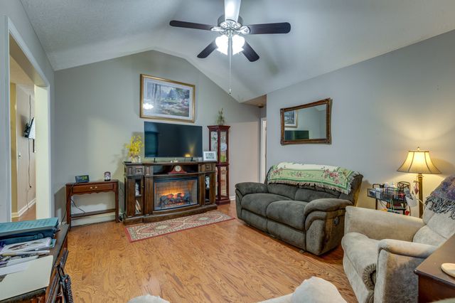 310 Daytona Dr, Cornersville, TN 37047