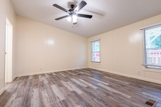 121 Circle Oak Drive, Point Blank, TX 77364