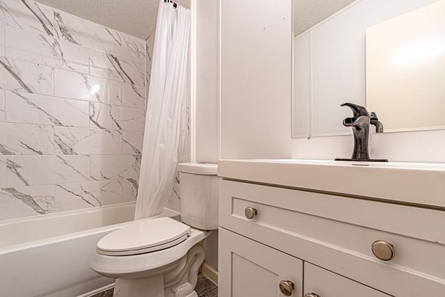 121 Circle Oak Drive, Point Blank, TX 77364