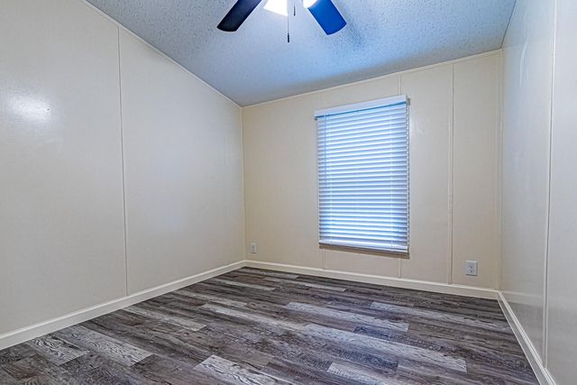 121 Circle Oak Drive, Point Blank, TX 77364