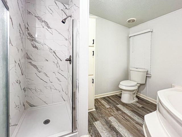 121 Circle Oak Drive, Point Blank, TX 77364