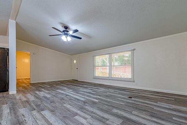 121 Circle Oak Drive, Point Blank, TX 77364