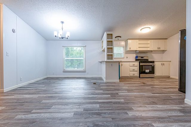 121 Circle Oak Drive, Point Blank, TX 77364