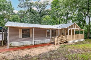 121 Circle Oak Drive, Point Blank, TX 77364