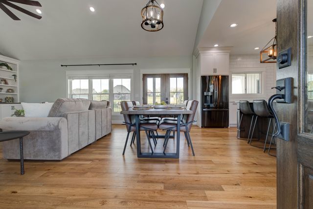 206 Lee Oak Circle, Harrodsburg, KY 40330
