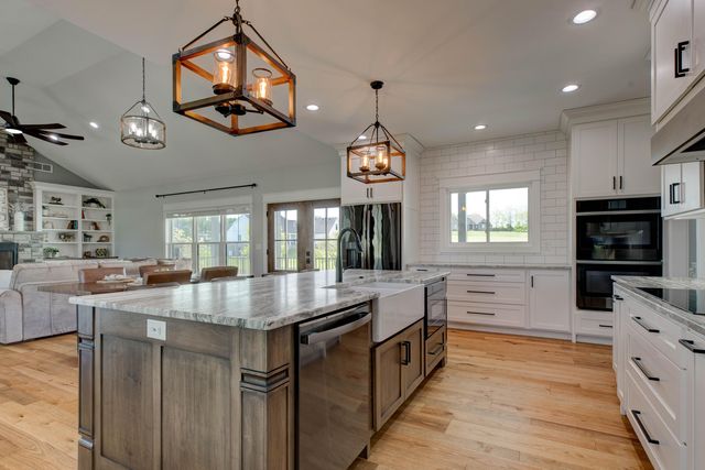 206 Lee Oak Circle, Harrodsburg, KY 40330