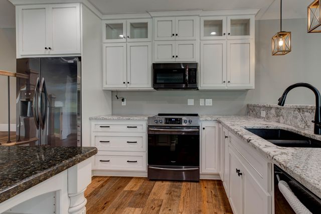 206 Lee Oak Circle, Harrodsburg, KY 40330
