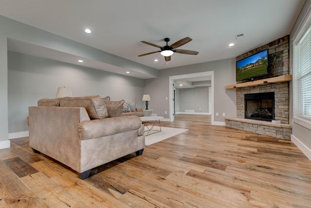 206 Lee Oak Circle, Harrodsburg, KY 40330