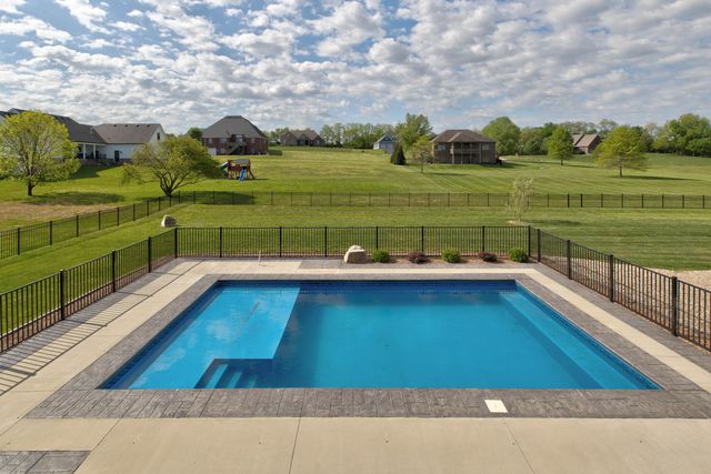 206 Lee Oak Circle, Harrodsburg, KY 40330