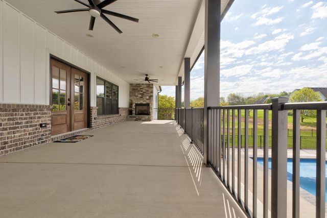 206 Lee Oak Circle, Harrodsburg, KY 40330