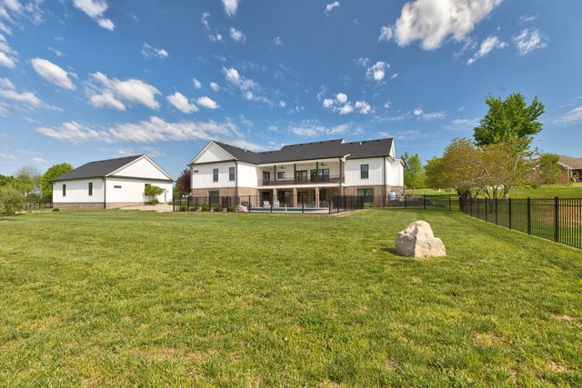 206 Lee Oak Circle, Harrodsburg, KY 40330