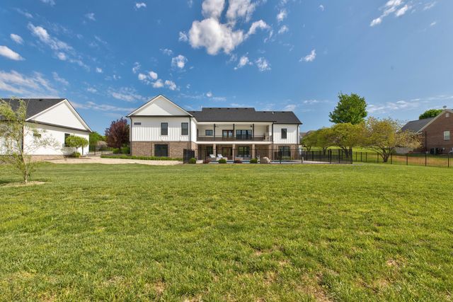 206 Lee Oak Circle, Harrodsburg, KY 40330