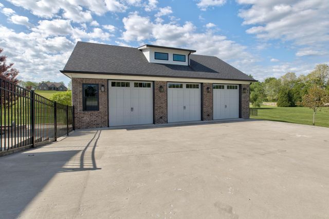 206 Lee Oak Circle, Harrodsburg, KY 40330