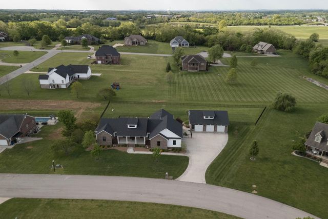 206 Lee Oak Circle, Harrodsburg, KY 40330