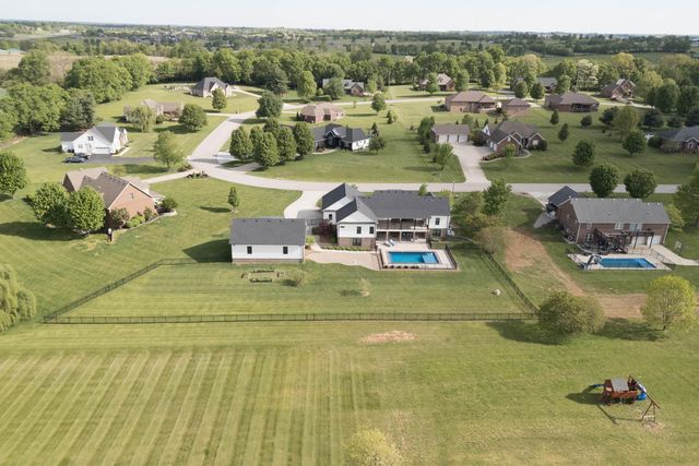 206 Lee Oak Circle, Harrodsburg, KY 40330
