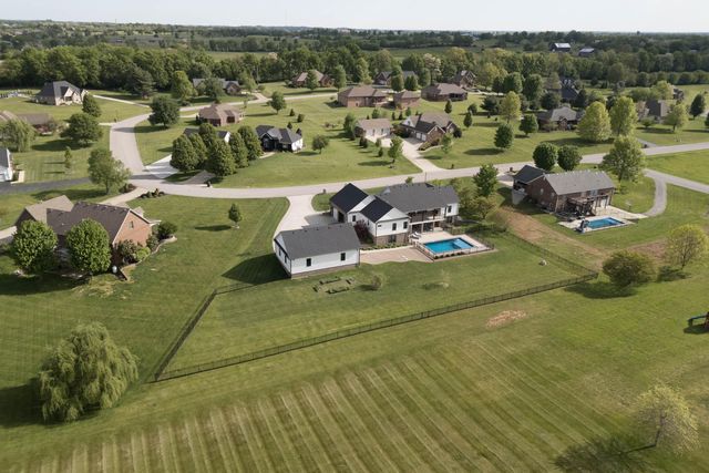 206 Lee Oak Circle, Harrodsburg, KY 40330