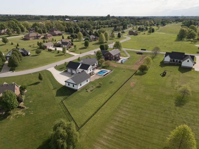 206 Lee Oak Circle, Harrodsburg, KY 40330
