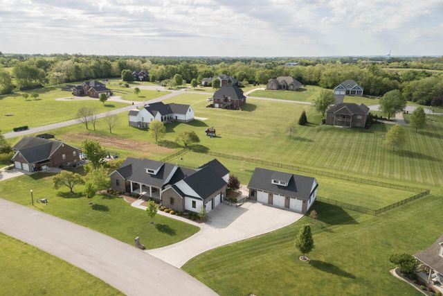 206 Lee Oak Circle, Harrodsburg, KY 40330