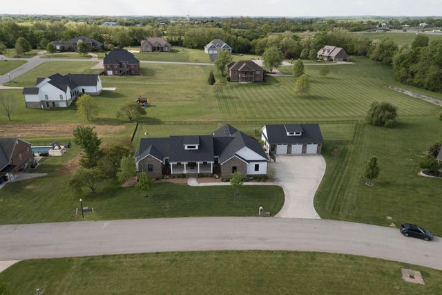 206 Lee Oak Circle, Harrodsburg, KY 40330