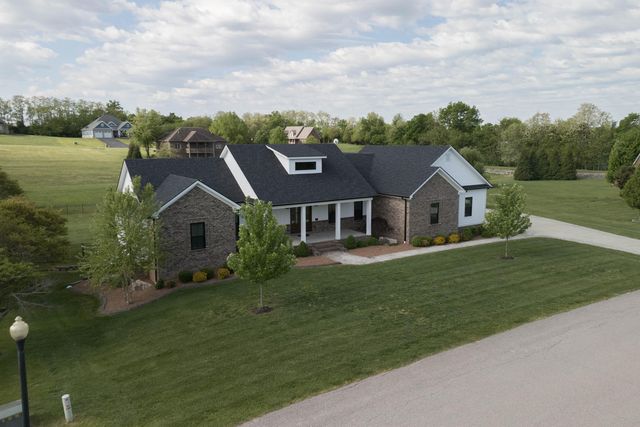 206 Lee Oak Circle, Harrodsburg, KY 40330
