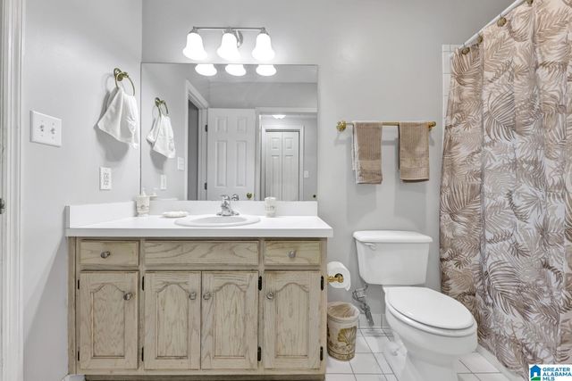 1087 KINGS FOREST DRIVE, Leeds, AL 35094