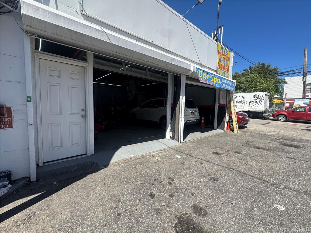 184-33 Jamaica Avenue, Hollis, NY 11423 — photo 2