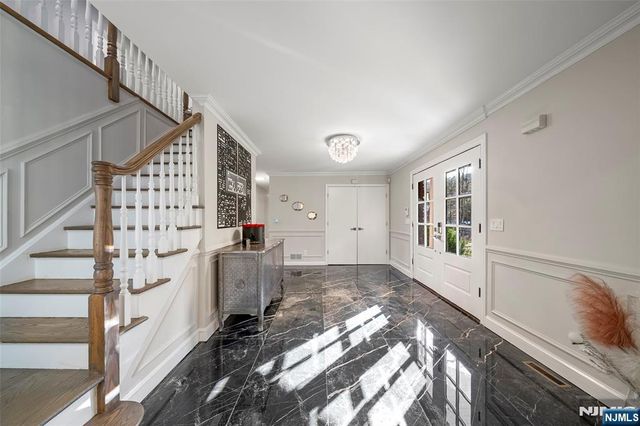 639 Pawnee Lane, Franklin Lakes, NJ 07417