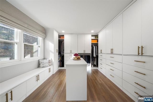 639 Pawnee Lane, Franklin Lakes, NJ 07417