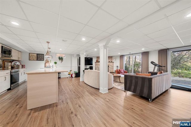 639 Pawnee Lane, Franklin Lakes, NJ 07417