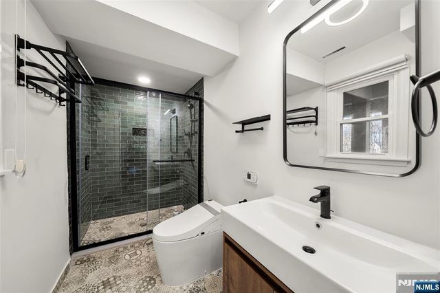 639 Pawnee Lane, Franklin Lakes, NJ 07417