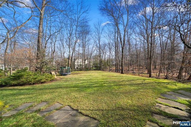 639 Pawnee Lane, Franklin Lakes, NJ 07417